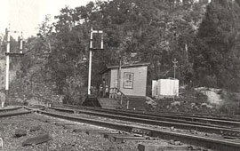 Knapsack signal box, Lapstone c1903. Digital ID 17420_a014_a014000722